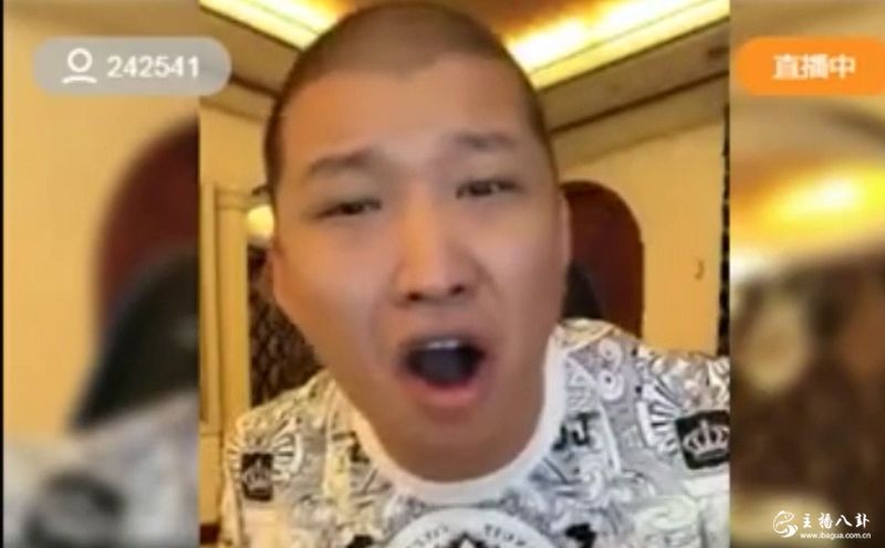 快手：二驴分析牌牌琦直播间大战！拿榜讲究公平公正！