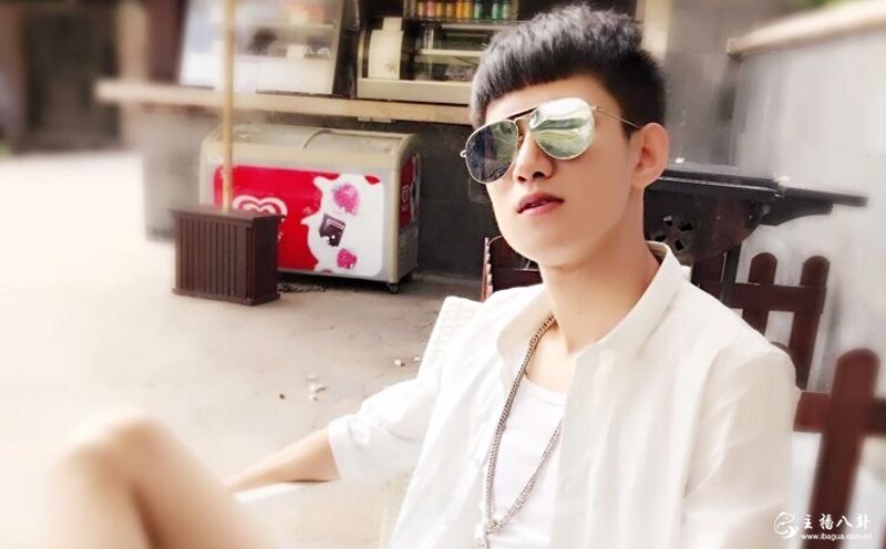 YY：阿哲就恋情曝光发长文声明，警告大家从此封口勿谈论！