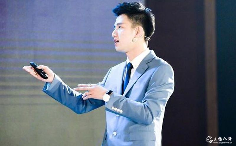 阿哲