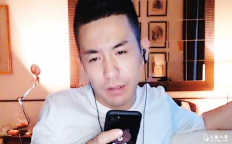 YY：利哥骂YY官方丧良心？发话小主播别想上年度！