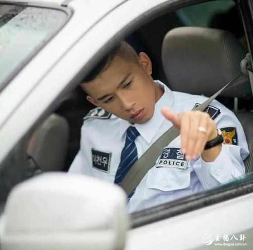 YY：天佑和阿哲互怼，利哥表示不惯着他们！