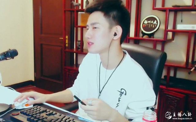 YY：多年愿望实现，阿哲还愿！