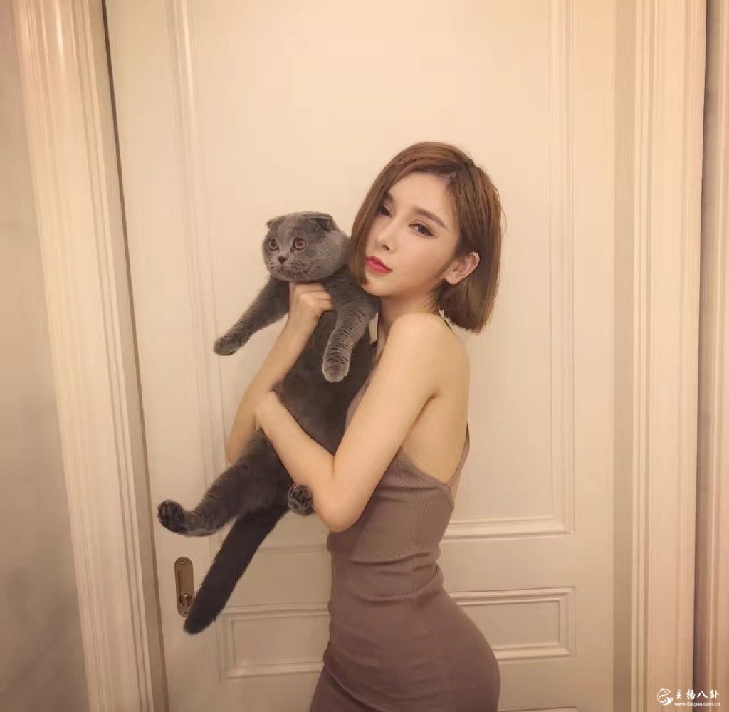 花椒直播美女人气主播小喵大宝生活性感写真照片5