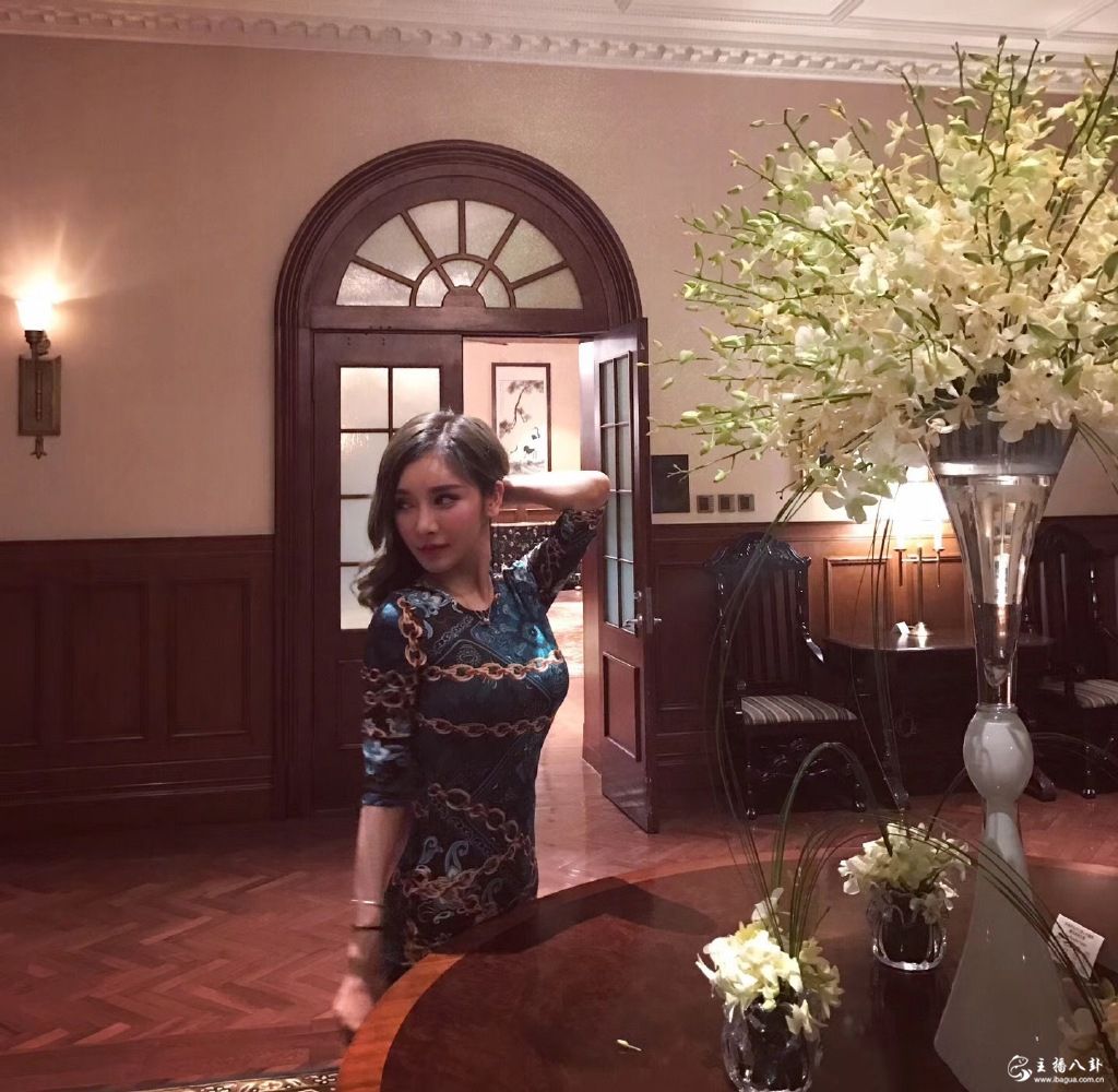 花椒直播美女人气主播小喵大宝生活性感写真照片20