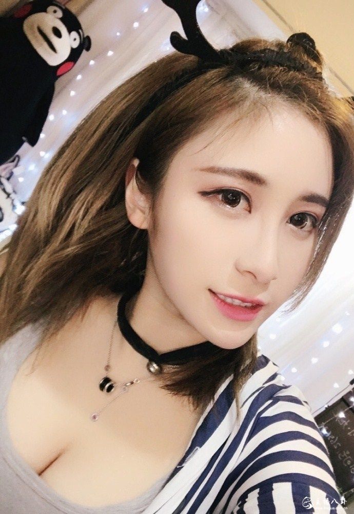 斗鱼直播当红人气主播软妹小九九生活写真照5