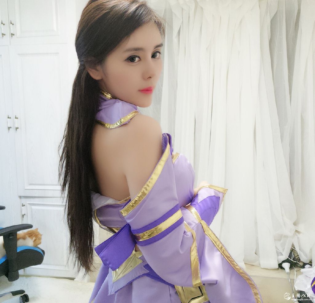 斗鱼直播当红人气主播七哥张琪格COSPLAY王者荣耀露娜写真照片5
