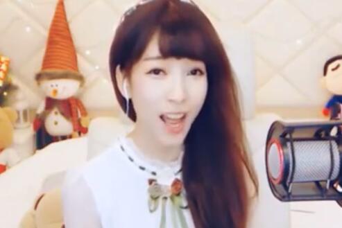 YY杨大爷演唱歌曲《成都》