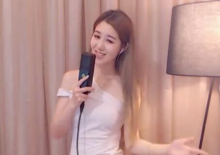 YY静静翻唱歌曲《替身》
