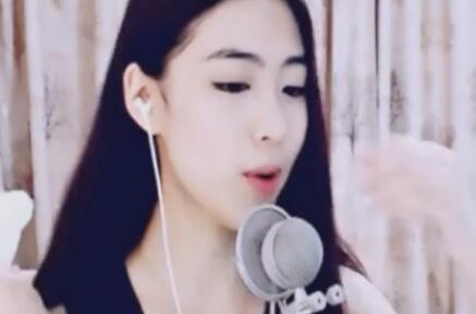 YY鈺儿演唱歌曲《老地方的雨》