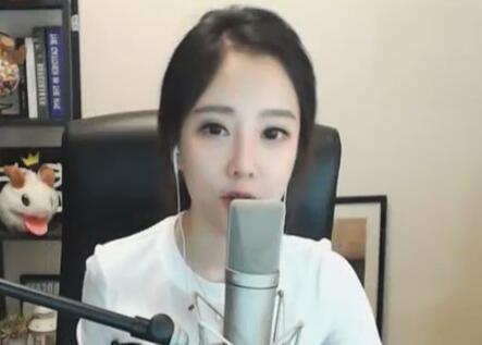 冯提莫翻唱歌曲《林中鸟》