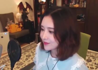 陈一发儿翻唱歌曲《身骑白马》