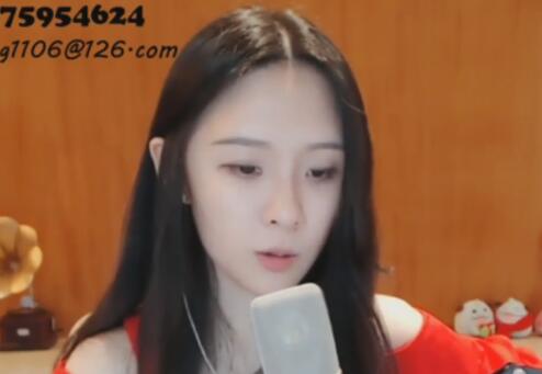 阿冷翻唱歌曲《太委屈》