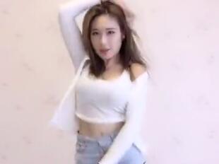 斗鱼美女主播软妹小九九直播间性感热舞《Chocolate Cream》视频