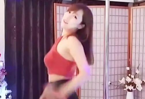 斗鱼美女主播武田华恋直播间性感热舞视频(3)