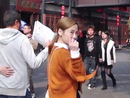 大胃王密子君：这盘“狗粮”嘎嘣脆! “酥”到掉渣的秘密花园会独家大爆