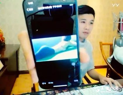 YY：海川带天佑南京当街拦豪车女要微信。后悔报名MC，没人带节奏不挣钱