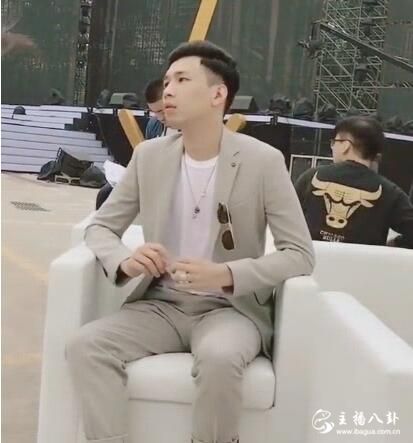 天佑旗下DZ阿嬉得罪神豪出事啦？狗笼子见！