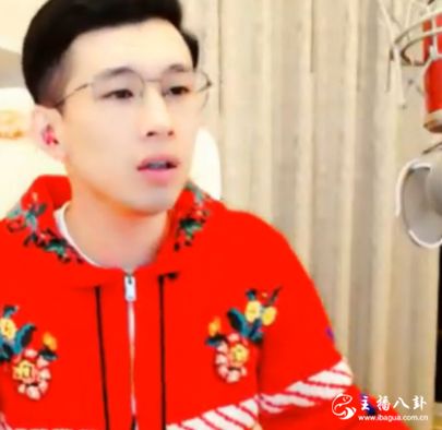 天佑拉学姐入伙，竟然暗恋天佑！
