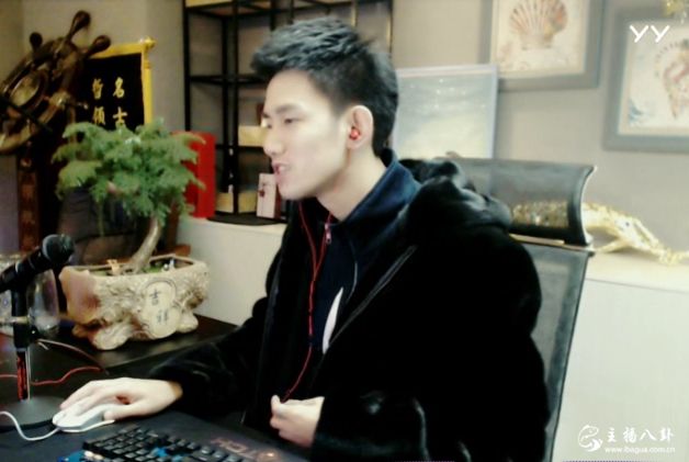 在阿哲眼中，就算天塌了也不会比这件事重要！