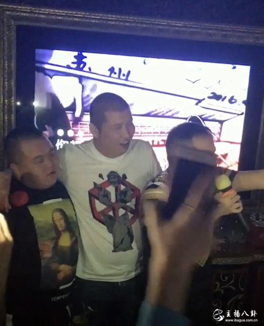 驴家班在ktv给二驴的庆生！现场开启了演唱会？