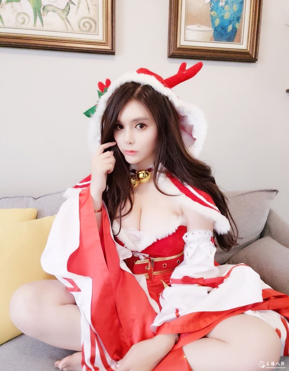 斗鱼直播当红人气主播七哥张琪格COSPLAYG王者荣耀貂蝉写真照片。2