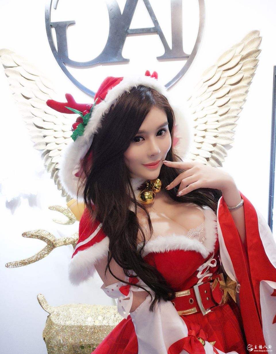 斗鱼直播当红人气主播七哥张琪格COSPLAYG王者荣耀貂蝉写真照片。4