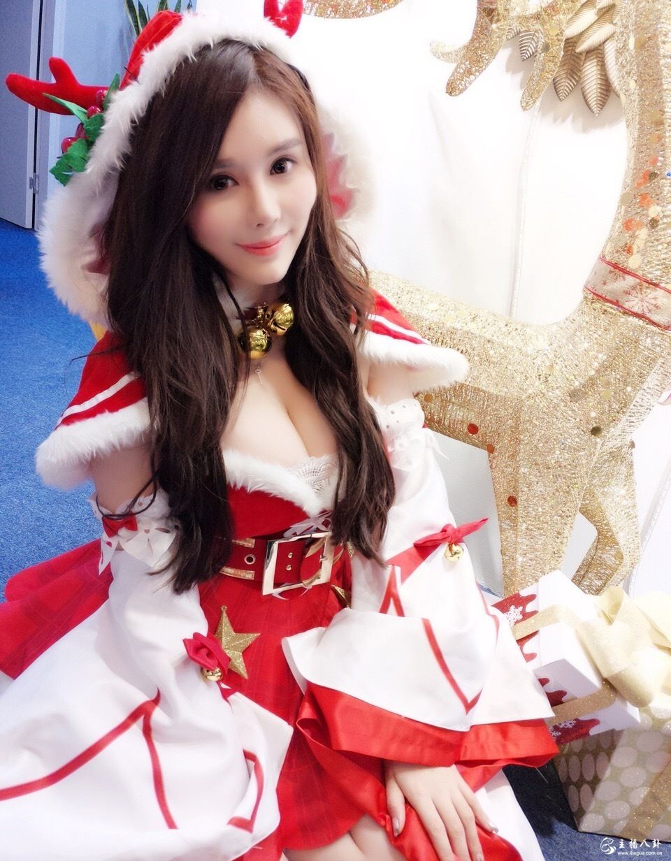 斗鱼直播当红人气主播七哥张琪格COSPLAYG王者荣耀貂蝉写真照片。6