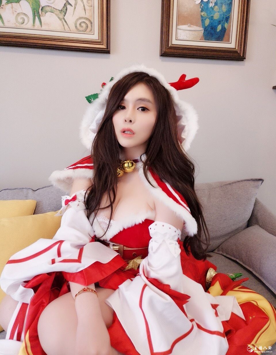 斗鱼直播当红人气主播七哥张琪格COSPLAYG王者荣耀貂蝉写真照片。8
