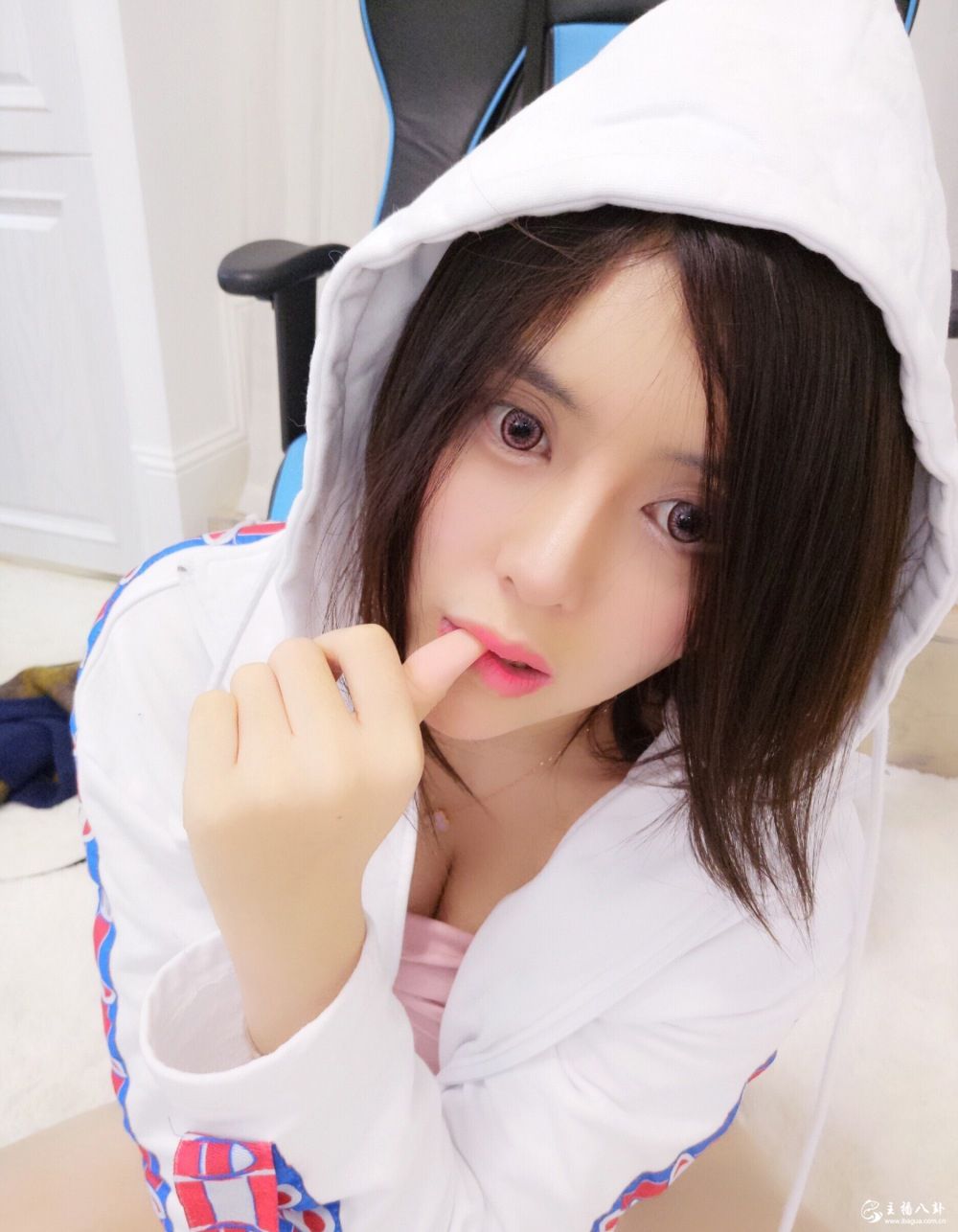 斗鱼当红女主播张琪格生活写真系列照片4