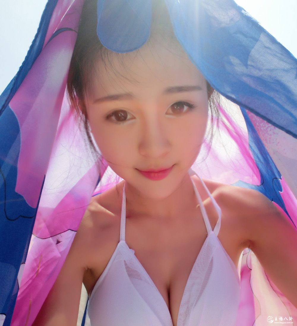 斗鱼当红女主播欢欢女神生活写真照系列4
