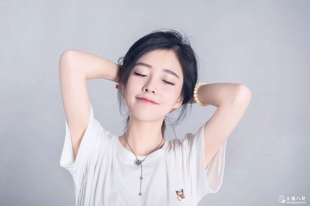 斗鱼当红人气女主播冯提莫写真系列照片（二）5
