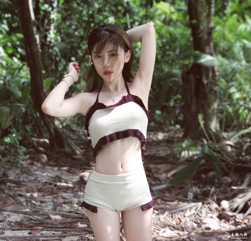 斗鱼当红人气主播周淑怡生活写真系列照片（一）1