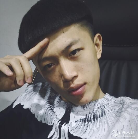 牌牌琦将参加白小白活动，表态不就是玩吗！