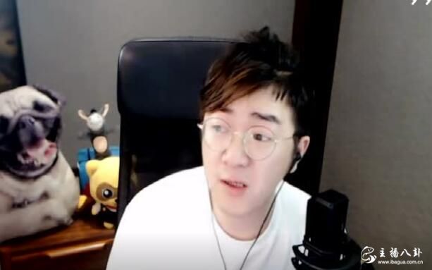 YY不讲人情，老毕又出金句：别跟我聊兄弟情，借我500万行不行！