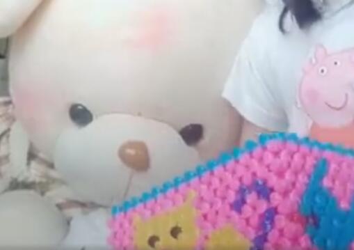 抖音再现上身裸体妈妈，视频曝光！