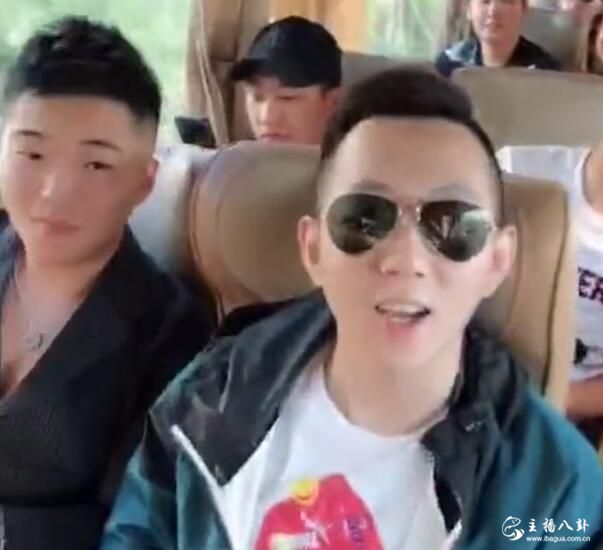 王小源现身，跟刘大美同车被拍！