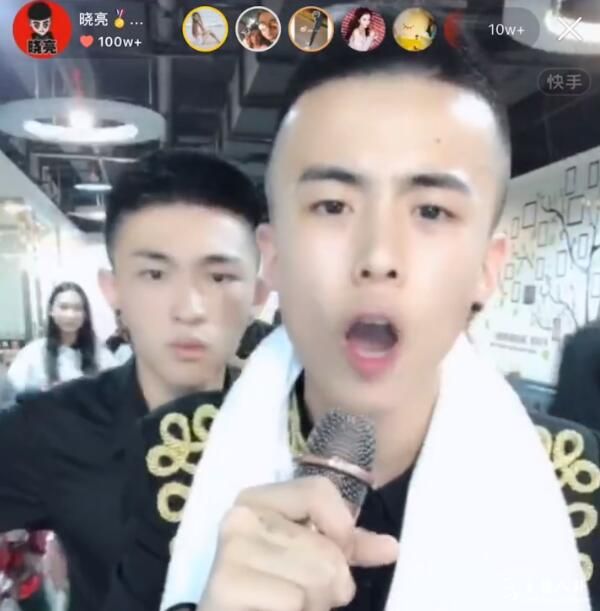 小伊伊被封，晓亮携团队扛起牌家大旗！