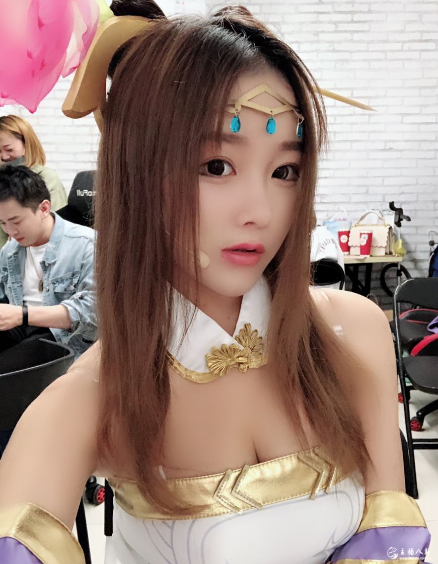 企鹅电竞美女主播艾米酱COS王者荣耀貂蝉照片2