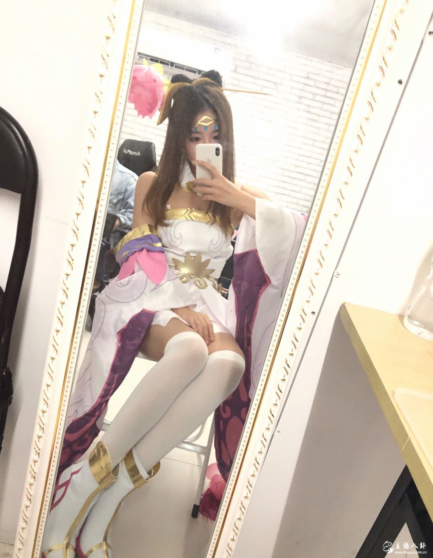 企鹅电竞美女主播艾米酱COS王者荣耀貂蝉照片5