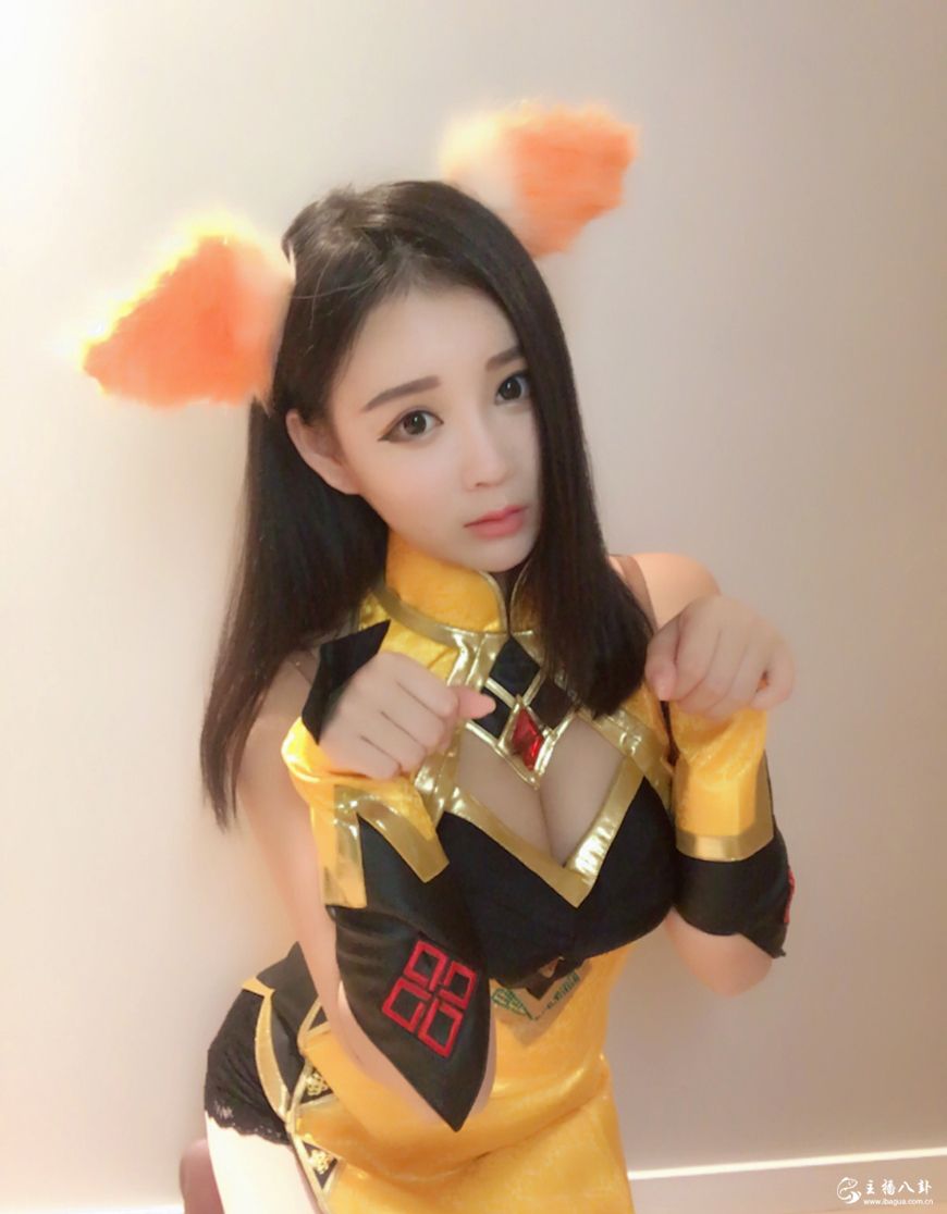 企鹅电竞美女主播艾米酱COS王者荣耀妲己照片1