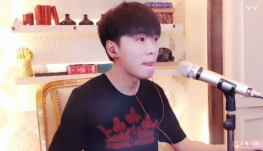 赵小磊回归被骂化，回怼粉丝：我就这个B样！