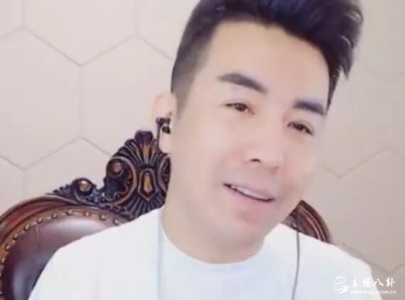 YY官方人员问老利：你家是不是有机房！