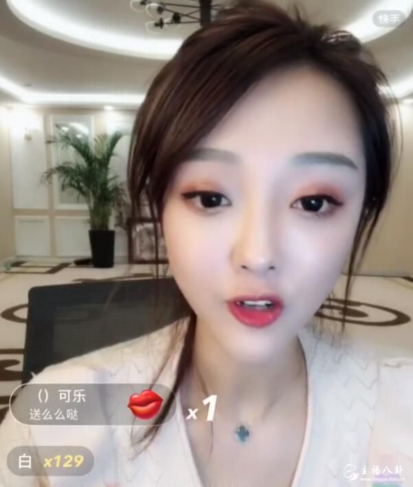 娜美深夜直播畅谈财团猪哥！