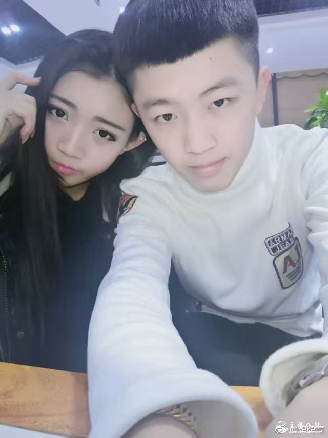 牌牌琦小伊伊恋爱三周年！