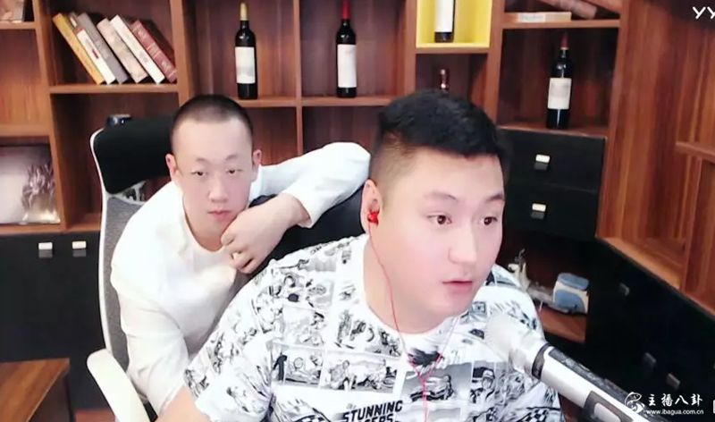 老李拿签约费力挺H主播上女新人？禁止李家军外出送票！