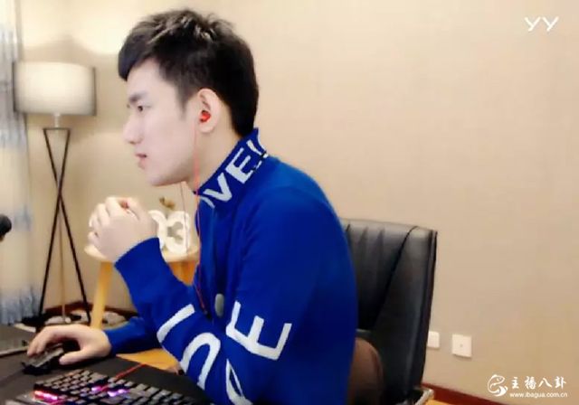 阿哲忆YY年度痛哭，预言将和文菲争夺第三！