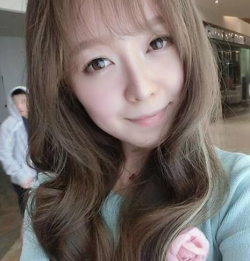 拍照总是神秘挡脸的LOL米娅照片曝光，她到底有什么魅力？