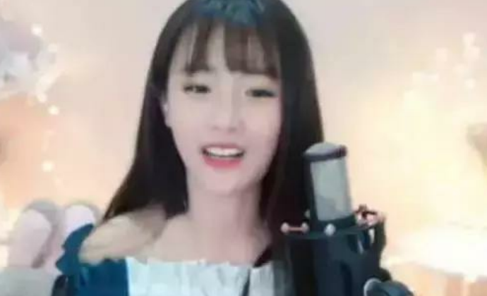 阿哲草小损样聊天记录 难道是网红之间的炒作？