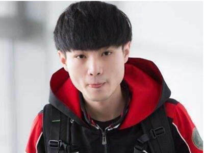 哈皇直播爆自己太菜参加不了训练赛
