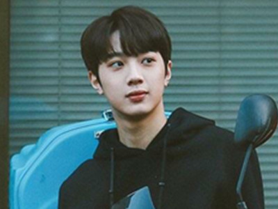 赖冠霖抽烟是真的吗，揭露其背后的辛酸